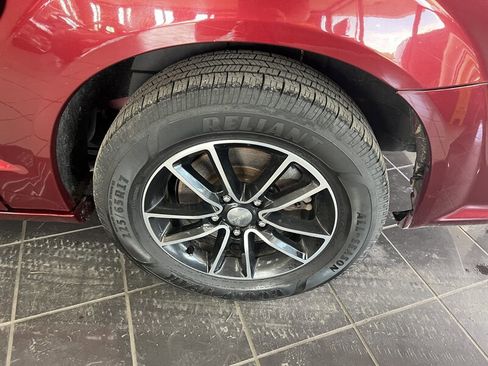 Used 2018 Dodge Grand Caravan SE image 27