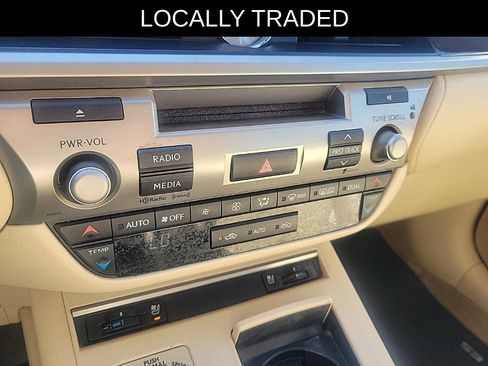 Used 2015 Lexus ES 350 w/ Premium Package FWD image 27