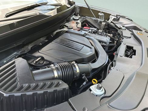 Used 2025 GMC Acadia Elevation FWD image 30