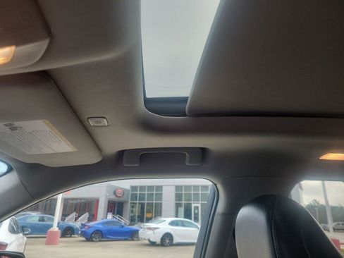 Used 2023 Toyota Highlander Platinum image 19