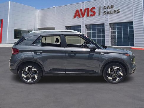 Used 2025 Hyundai Venue SEL FWD image 5