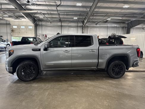Used 2024 GMC Sierra 1500 Elevation w/ X31 Off-Road Package AWD/4WD image 5