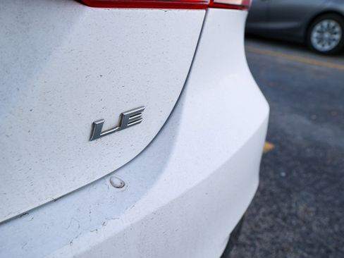 Used 2020 Toyota Camry LE w/ Convenience Package image 10