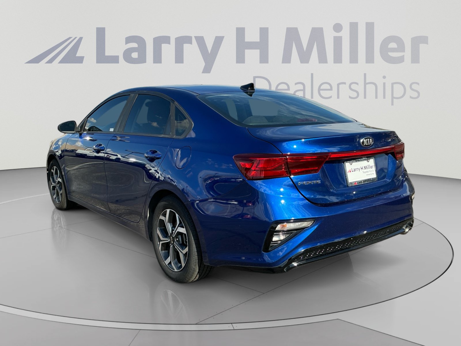 Used 2019 Kia Forte LXS FWD image 3