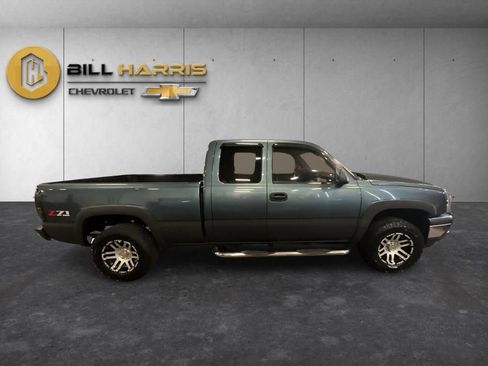 Used 2007 Chevrolet Silverado 1500 LT w/ Extended Cab Value Package AWD/4WD image 9