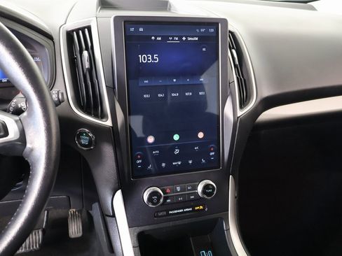 Used 2024 Ford Edge SEL image 5