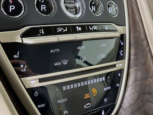 Used 2017 Aston Martin DB11 V12 RWD image 20