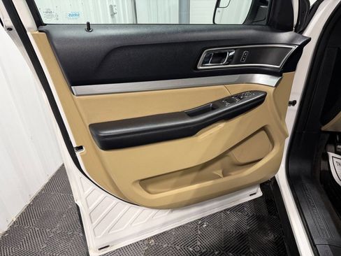 Used 2016 Ford Explorer XLT w/ Equipment Group 202A image 22