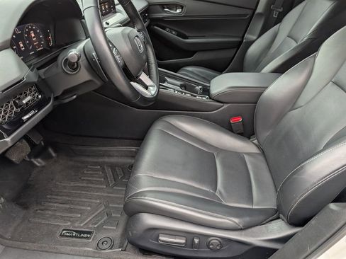 Used 2024 Honda Accord Touring image 12