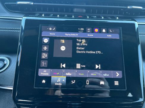 Used 2023 Jeep Grand Cherokee Altitude image 32