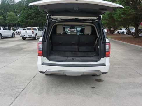 Used 2021 Ford Expedition Limited RWD image 19