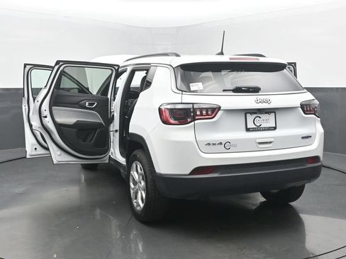 Used 2024 Jeep Compass Latitude AWD/4WD image 58