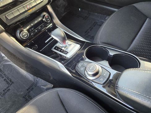 Used 2019 INFINITI QX30 image 17