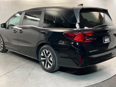 Used 2025 Honda Odyssey EX-L image 3