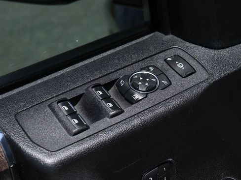 Used 2019 Ford F450 Lariat image 16