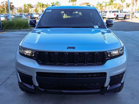 New 2025 Jeep Grand Cherokee L Altitude image 9