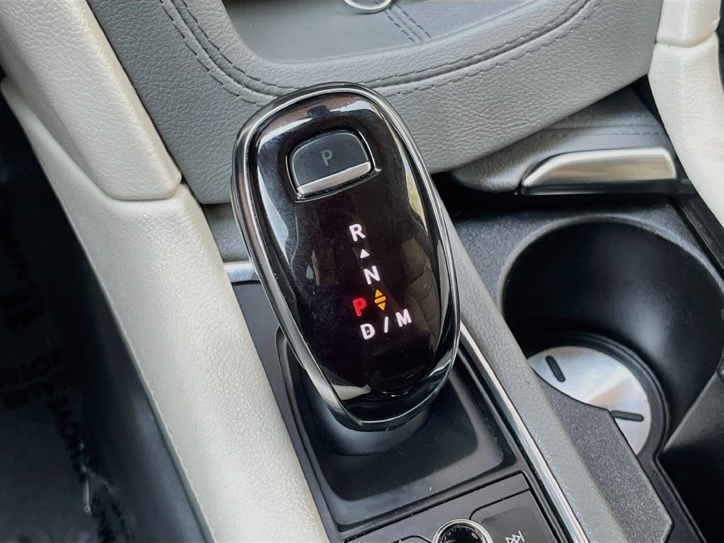 Used 2024 Cadillac XT5 Premium Luxury w/ LPO, Floor Liner Package AWD/4WD image 17