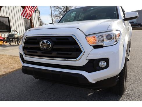 Used 2019 Toyota Tacoma SR5 image 37