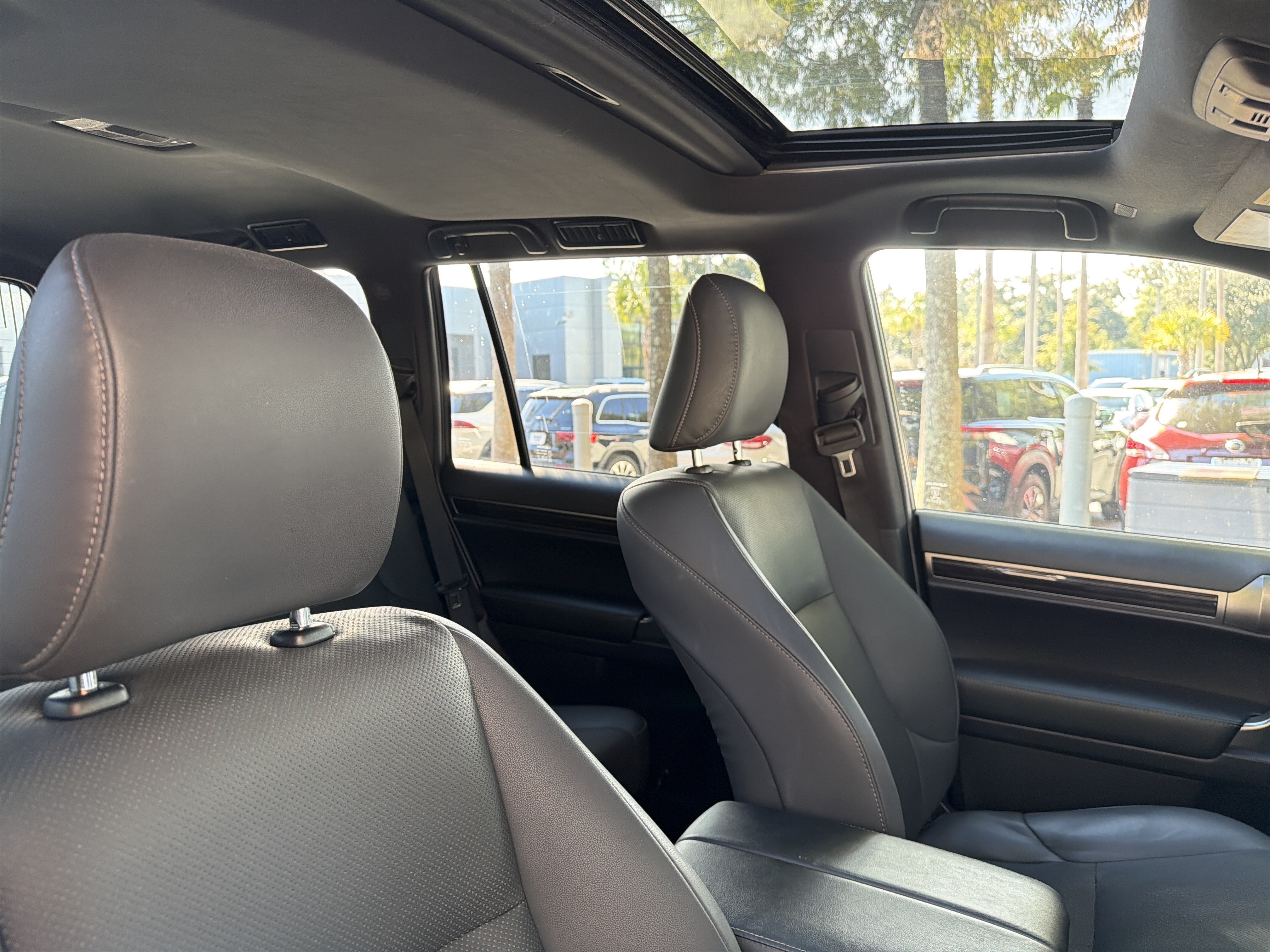 Used 2022 Lexus GX 460 Premium w/ Accessory Package AWD/4WD image 44