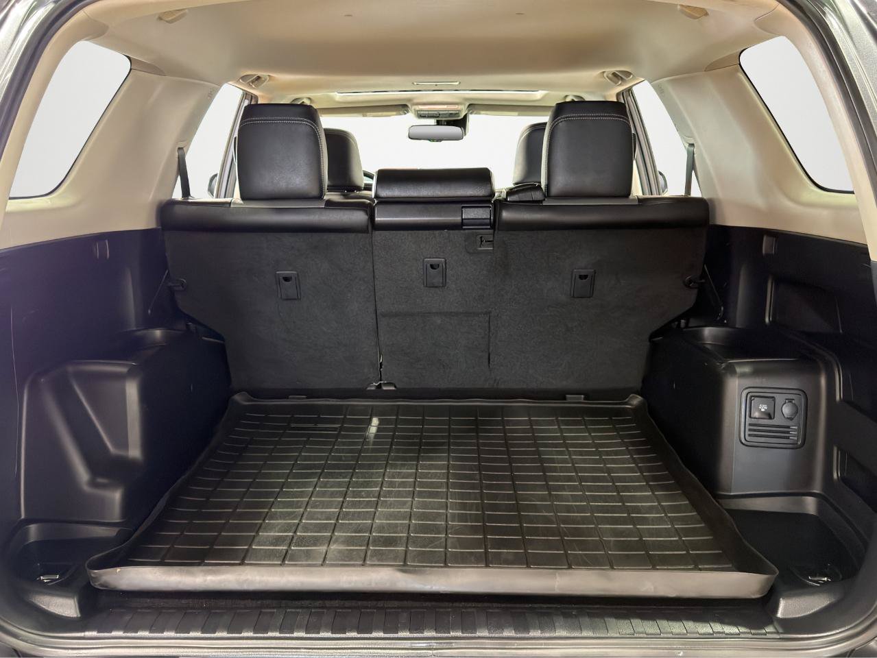 Used 2022 Toyota 4Runner SR5 Premium RWD image 31