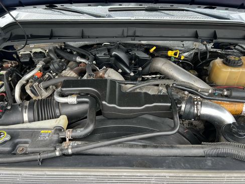 Used 2011 Ford F250 XLT w/ Snow Plow Prep Pkg image 14