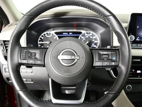 Used 2023 Nissan Rogue SL AWD/4WD image 19