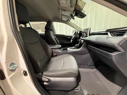 Certified 2025 Toyota RAV4 XLE AWD/4WD image 21