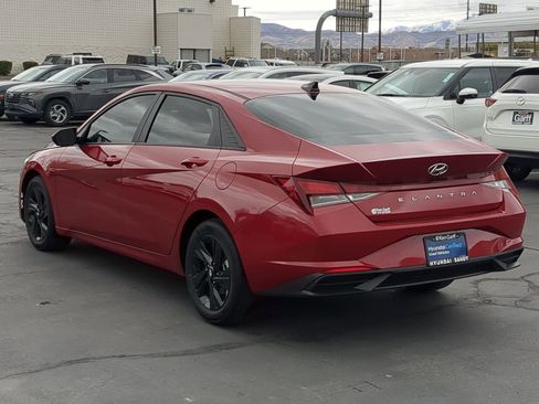 Used 2023 Hyundai Elantra SEL image 8