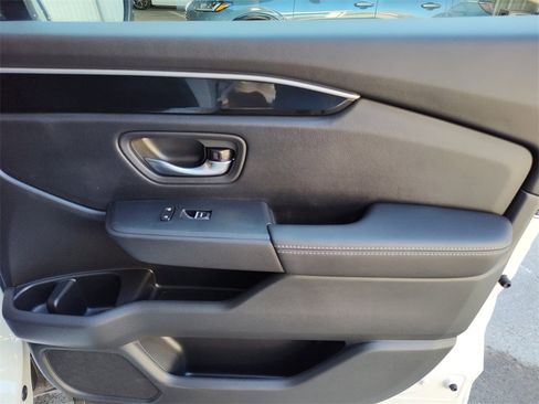 Certified 2025 Honda Pilot EX-L image 31