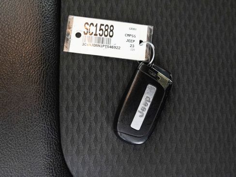 Used 2023 Jeep Compass Altitude image 44