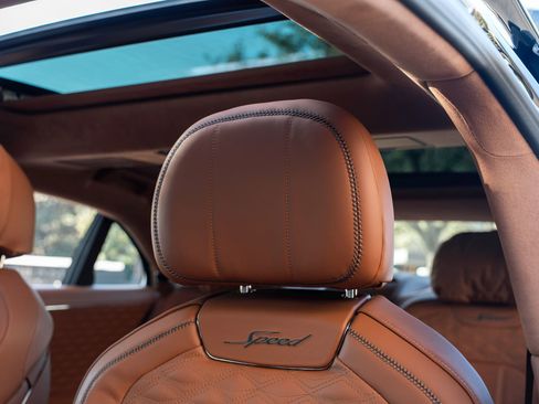 Used 2025 Bentley Flying Spur Plug-In Hybrid AWD/4WD image 22
