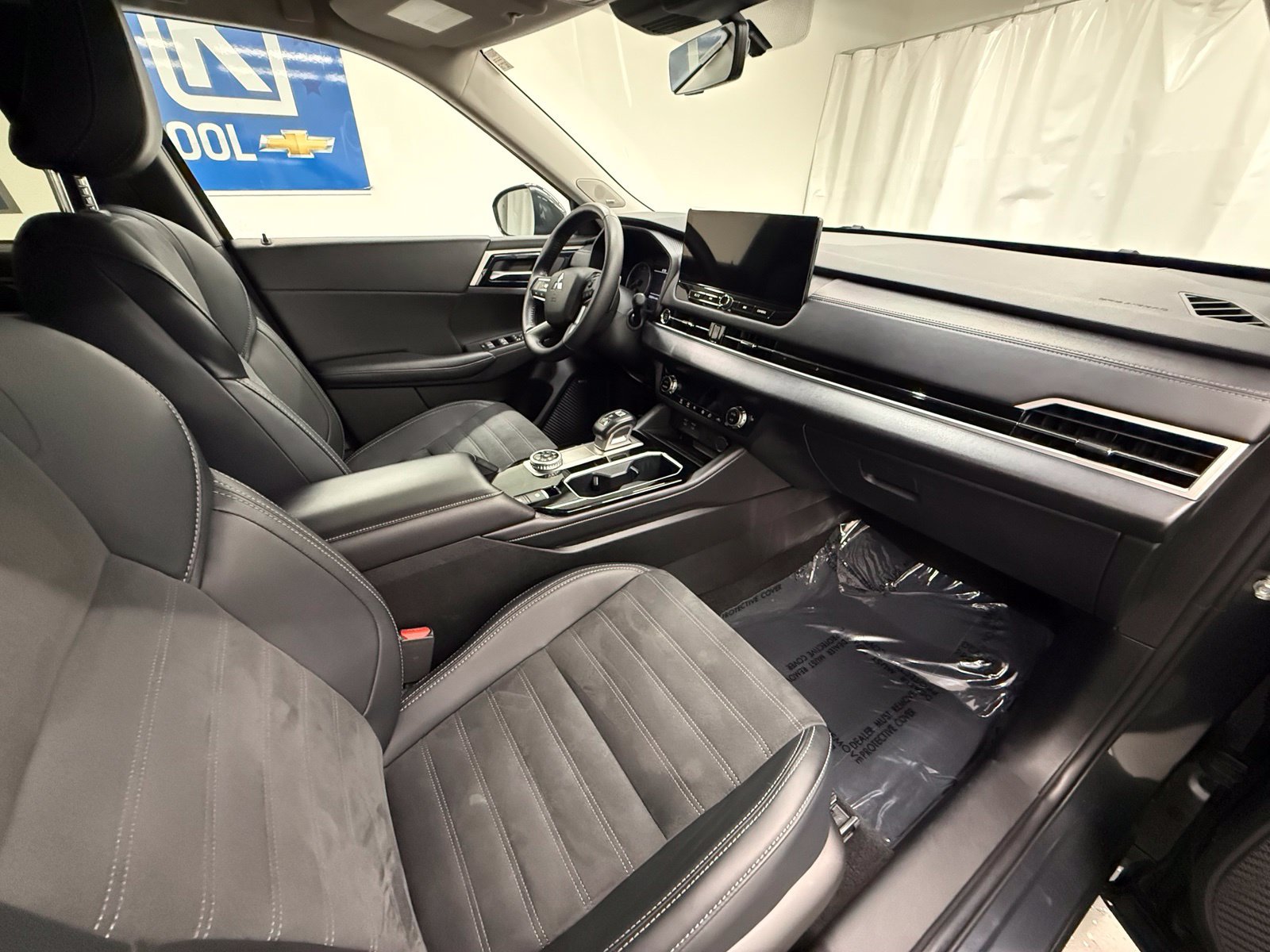 Used 2025 Mitsubishi Outlander SE AWD/4WD image 8