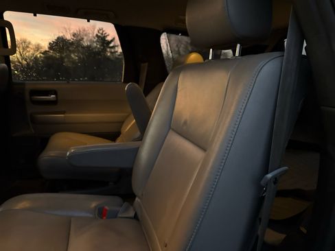 Used 2012 Toyota Sequoia Limited image 28