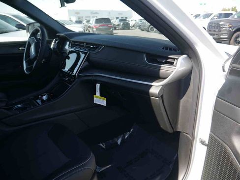 New 2025 Jeep Grand Cherokee Laredo X image 23