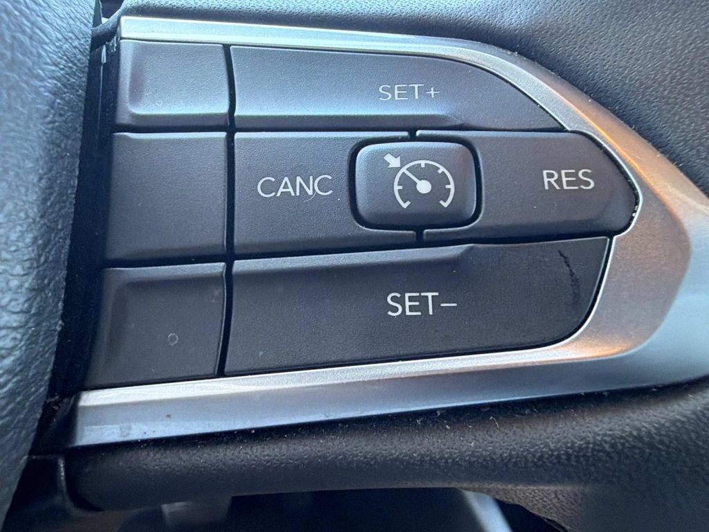 Used 2024 Jeep Compass Latitude AWD/4WD image 16