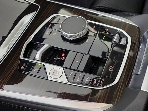 Certified 2024 BMW X7 xDrive40i image 22