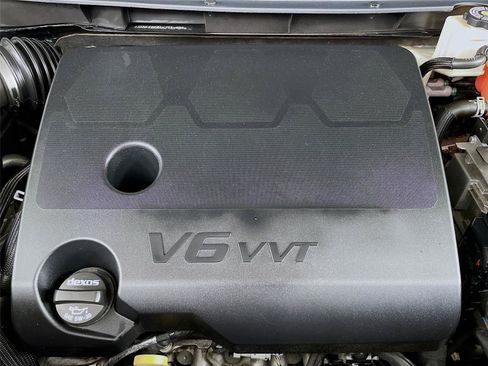 Used 2019 Chevrolet Traverse LT w/ LPO, Floor Liner Package AWD/4WD image 32
