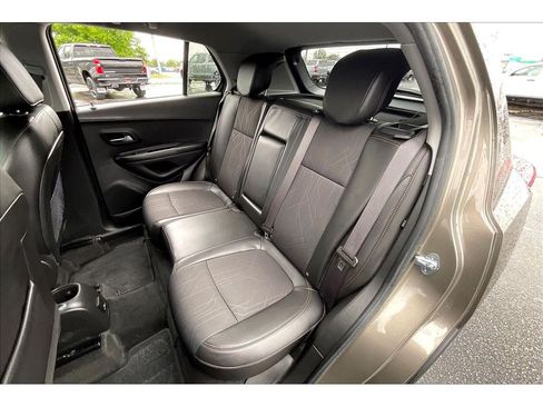 Used 2021 Chevrolet Trax LT w/ Driver Confidence Package AWD/4WD image 26