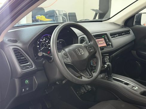 Used 2016 Honda HR-V LX image 17