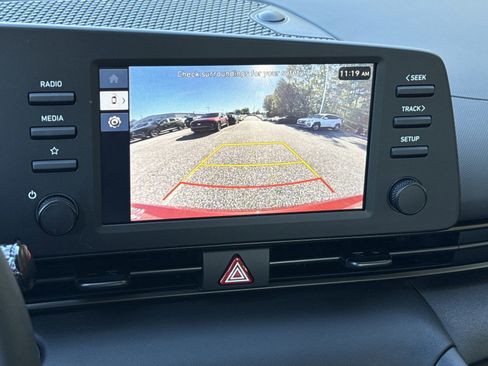 Certified 2025 Hyundai Elantra Sport image 23