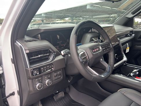 Used 2026 GMC Yukon Elevation w/ Elevation Premium Package AWD/4WD image 13