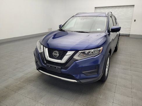 Used 2020 Nissan Rogue SV image 15