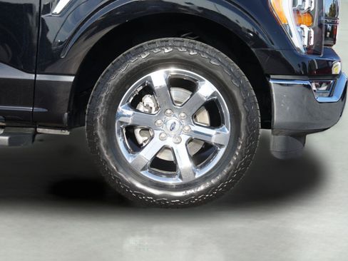 Used 2023 Ford F150 Lariat w/ Trailer Tow Package RWD image 4