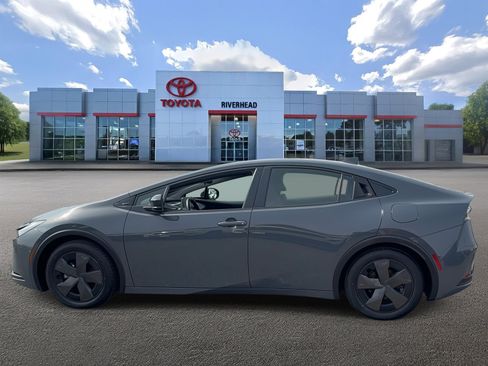 Used 2024 Toyota Prius Prime SE image 4