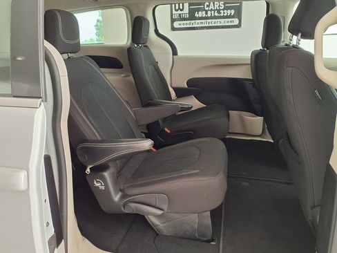 Used 2023 Chrysler Voyager LX FWD image 15