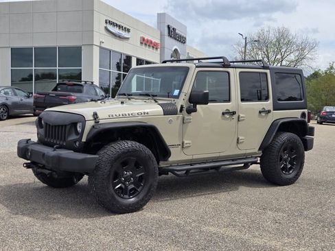 Used 2017 Jeep Wrangler Unlimited Rubicon w/ Connectivity Group image 1