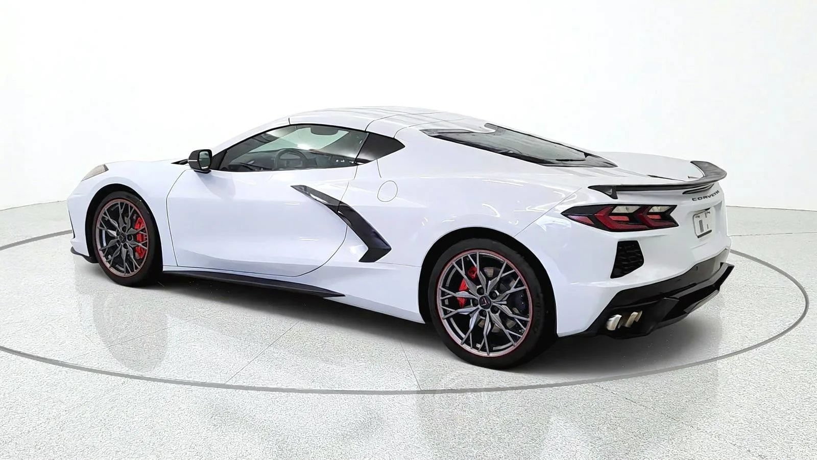 Used 2024 Chevrolet Corvette Stingray Preferred Cpe w/ Battery Protection Package RWD image 6