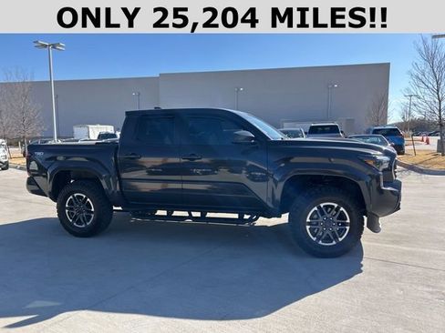 Used 2024 Toyota Tacoma TRD Sport image 2