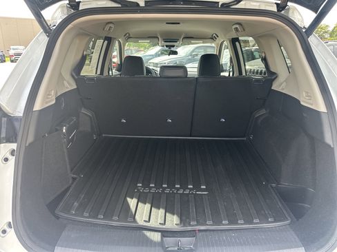 Used 2025 Nissan Rogue SV AWD/4WD image 12