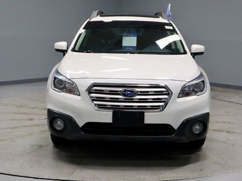 Used 2017 Subaru Outback 2.5i Premium image 6